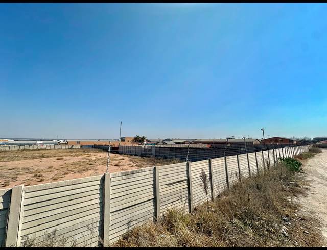 2,268M² VACANT LAND FOR SALE IN LADINE